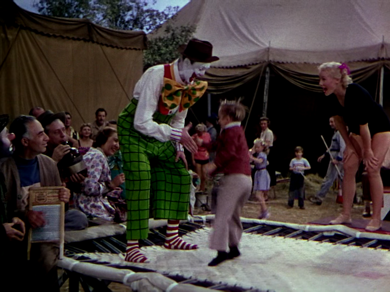 The.Greatest.Show.on.Earth.1952.1080p.WEBRip.H265.mp4_005520723.png