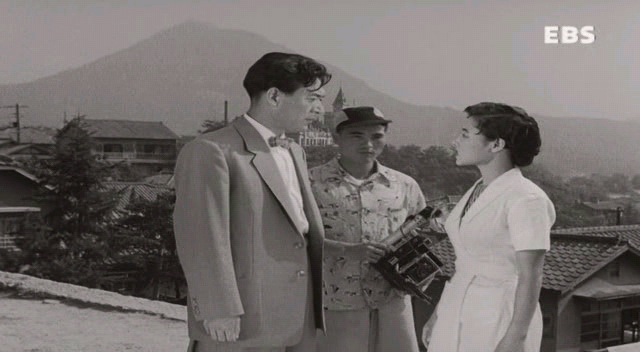 서울의 휴일 (1956) [이용민감독][노능걸, 양미희, 임성숙, 박상익] SDTV.XviD.avi_012428713.png