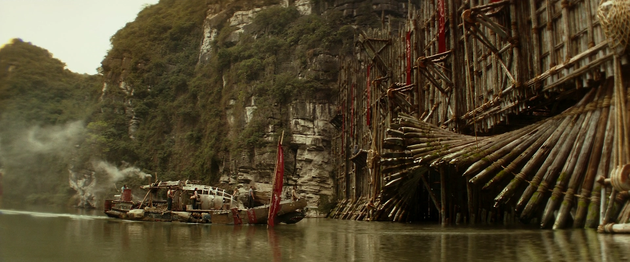 Kong.Skull.Island.2017.1080p.BluRay.x264.DTS-HD.MA.7.1-FGT.mkv_004213424.png