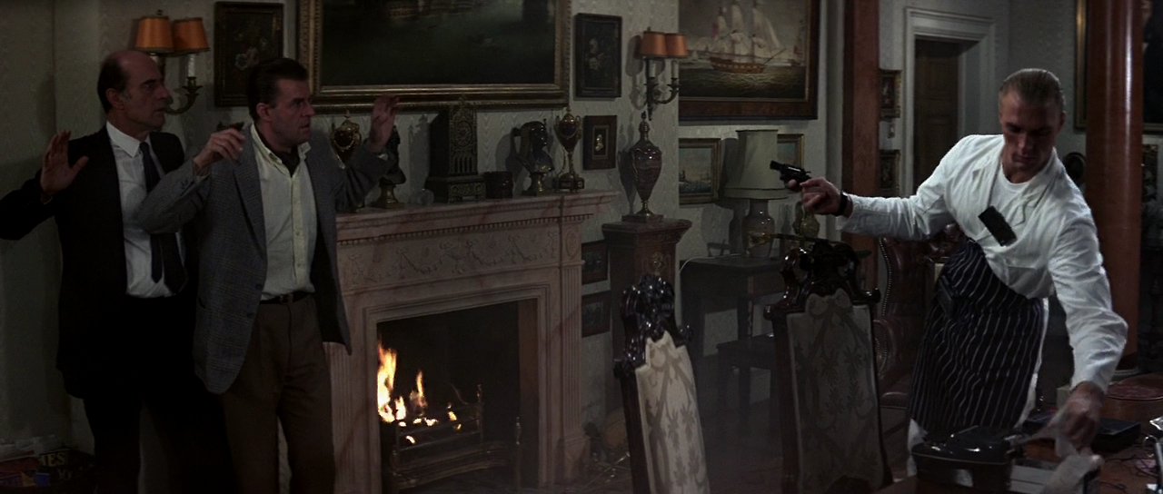 1987 - The.Living.Daylights.1080p.BluRay.DTS.HighCode.mkv_001822112.png