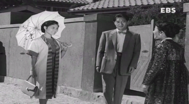 서울의 휴일 (1956) [이용민감독][노능걸, 양미희, 임성숙, 박상익] SDTV.XviD.avi_001541093.png