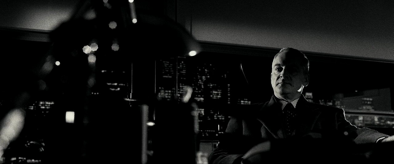 2006 - Casino.Royale..1080p.BluRay.DTS.HighCode.mkv_000100559.png