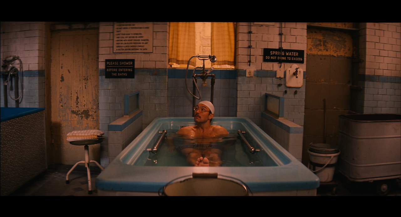 The.Grand.Budapest.Hotel.2014.1080p.BluRay.x264.DTS-HD.MA.5.1-RARBG.mkv_000411286.png