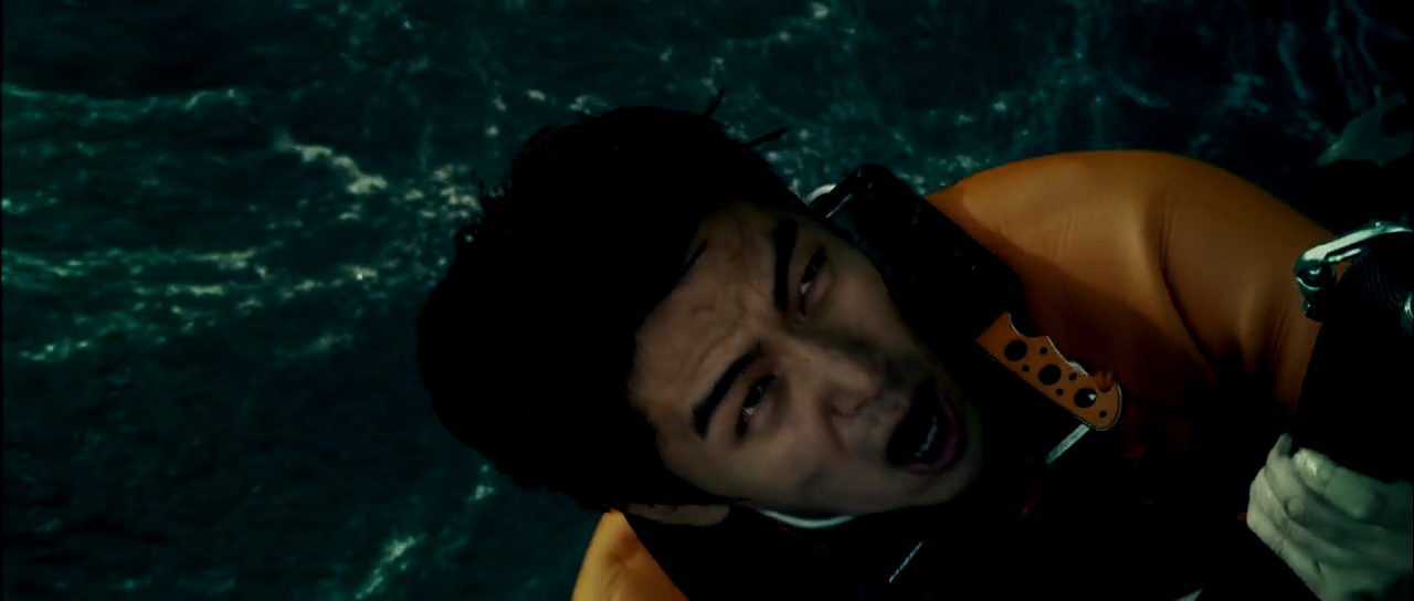 해운대 Tidal.Wave.2009.KOREAN.720p.BluRay.H264.AAC-VXT.mp4_006024024.png