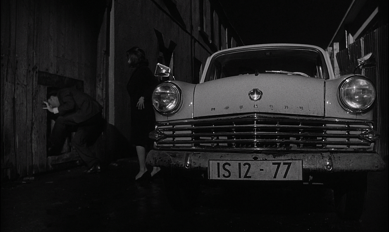 The.Spy.Who.Came.in.from.the.Cold.1965.1080p.BluRay.x264.DD2.0-FGT.mkv_014854444.png