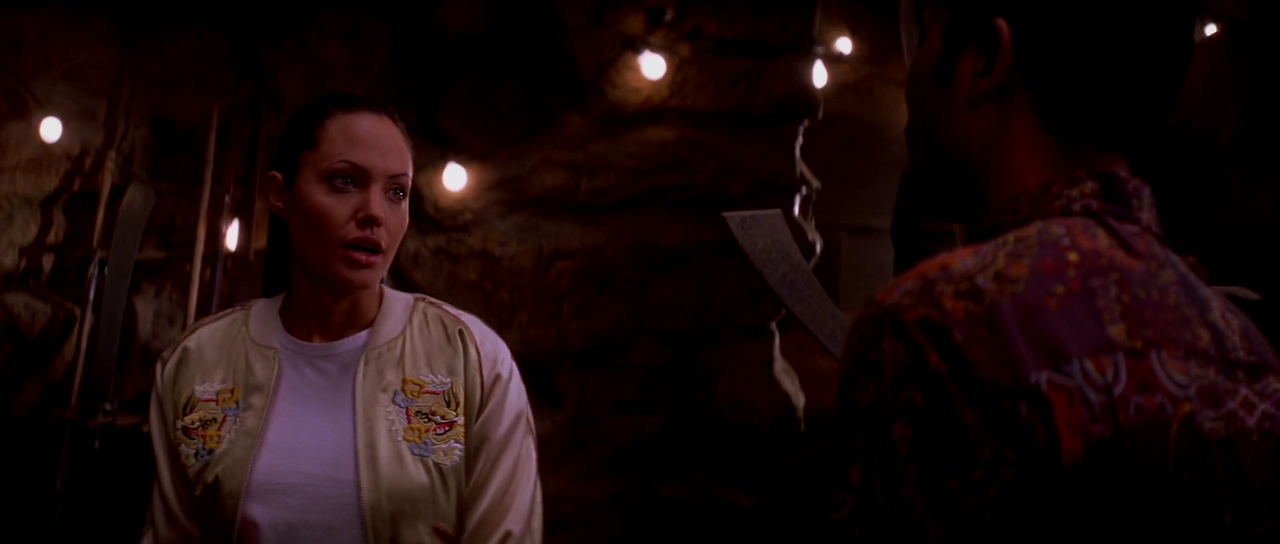 Lara.Croft.Tomb.Raider.The.Cradle.Of.Life.2003.1080p.BluRay.H264.AAC-RARBG.mp4_002597555.png