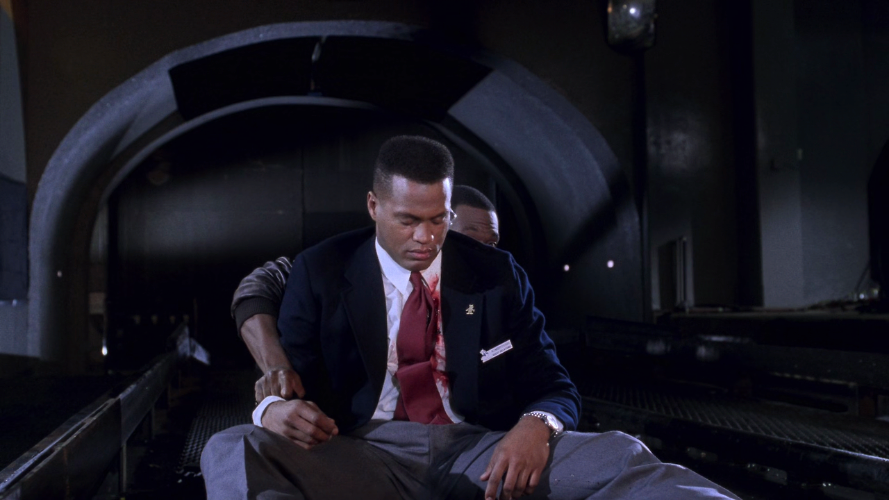 Beverly Hills Cop III (1994) RM4K (1080p BluRay x265 HEVC 10bit AAC 5.1 Tigole).mkv_012744189.png