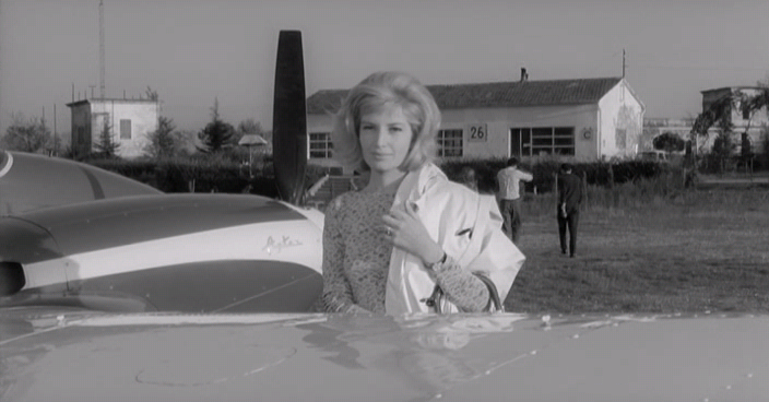 태양은 외로워, 일식 L'Eclisse.1962.DVDRip.XviD.AC3.CD1-CM.avi_004636431.png