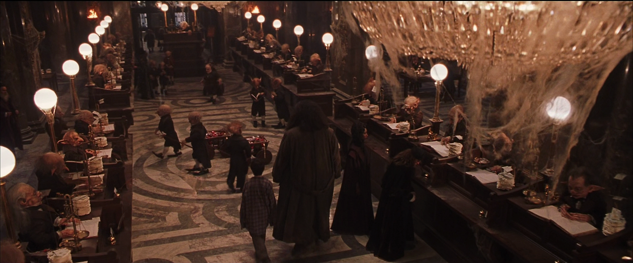 해리 포터와 마법사의 돌.Harry.Potter.and.the.Sorcerer's.Stone.2001.1080p.HQ.10bit.BluRay.5.1.x265.HEVC-MZABI.mkv_002359939.png