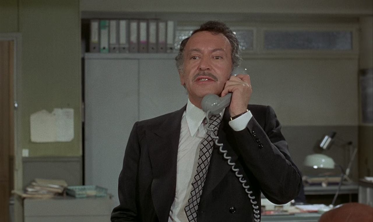 The Discreet Charm of the Bourgeoisie 1972 (1080p Bluray x265 HEVC 10bit AAC 2.0 French Tigole).mkv_005398917.png