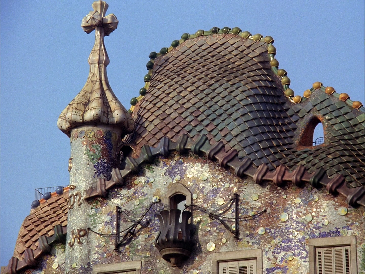 Antonio.Gaudi.1984.JAPANESE.1080p.BluRay.x264.DTS-FGT.mkv_000580789.png