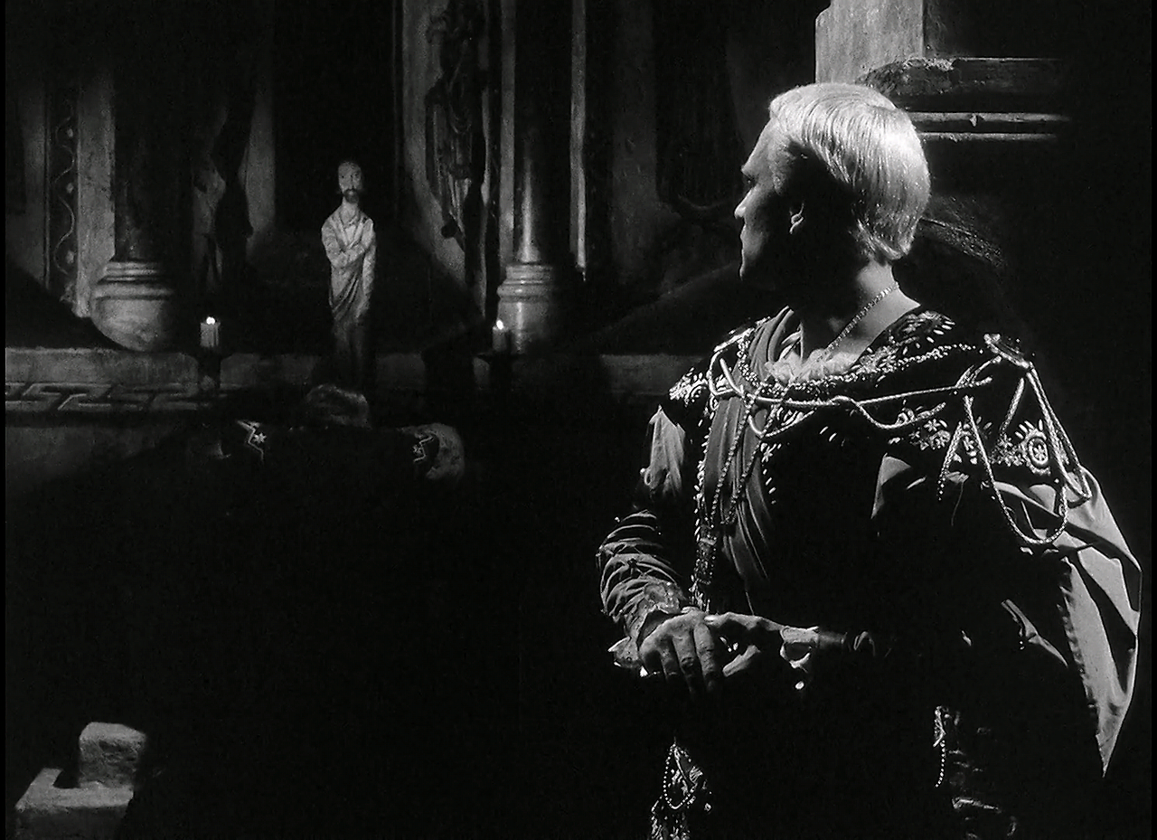 Hamlet.1948.1080p.BluRay.x264-CiNEFiLE.mkv_012725708.png