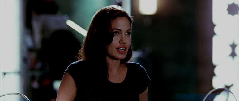 Mr_and_Mrs_Smith_2005_Directors_Cut_1080p_BDRip_x265_10bit_DTS-HD_MA_5.1_-_x (8).png