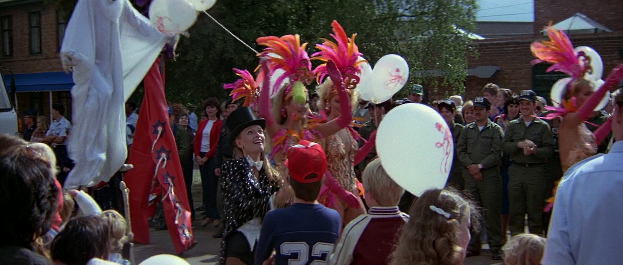 1983 - Octopussy.1080p.BluRay.DTS.HighCode.mkv_006329490.png