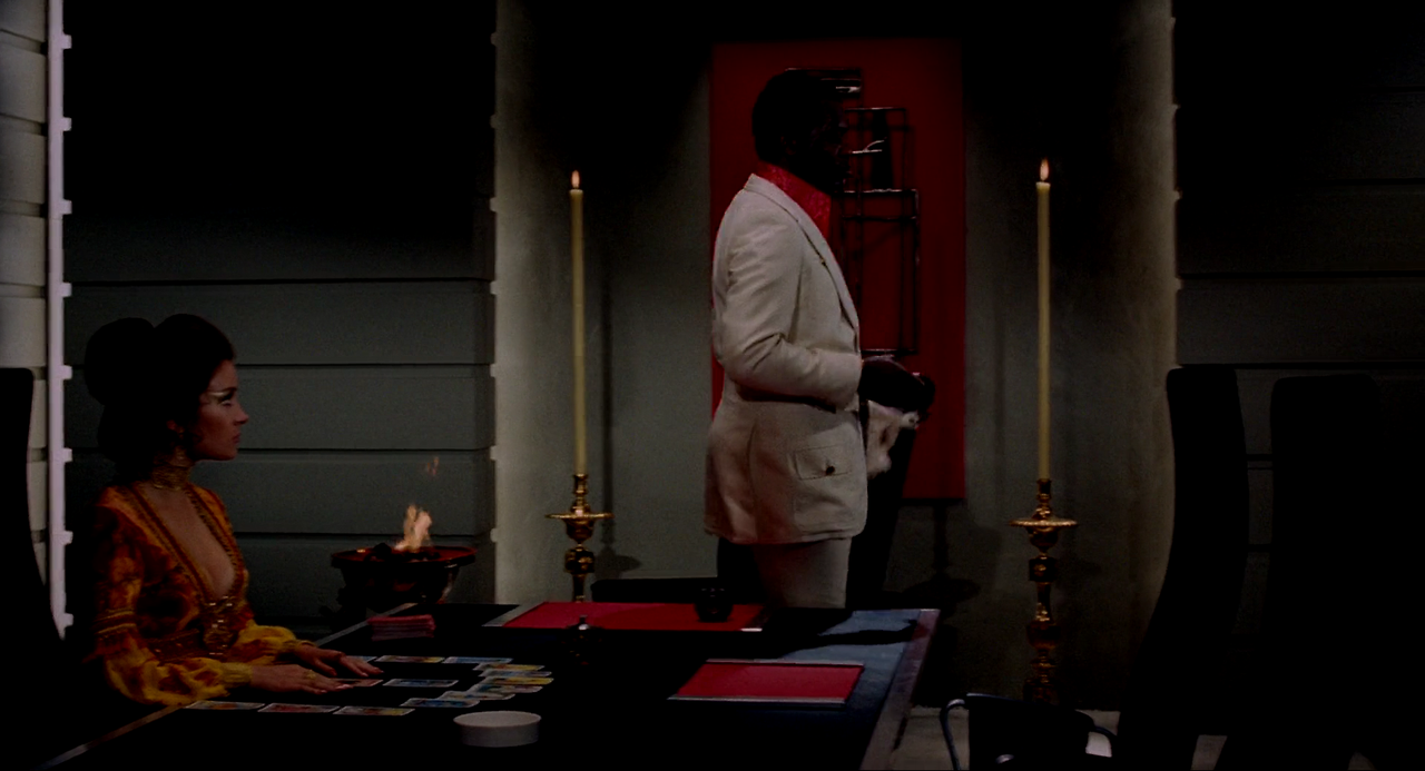 1973 - Live.and.Let.Die.1080p.BluRay.DTS.HighCode.mkv_004378624.png