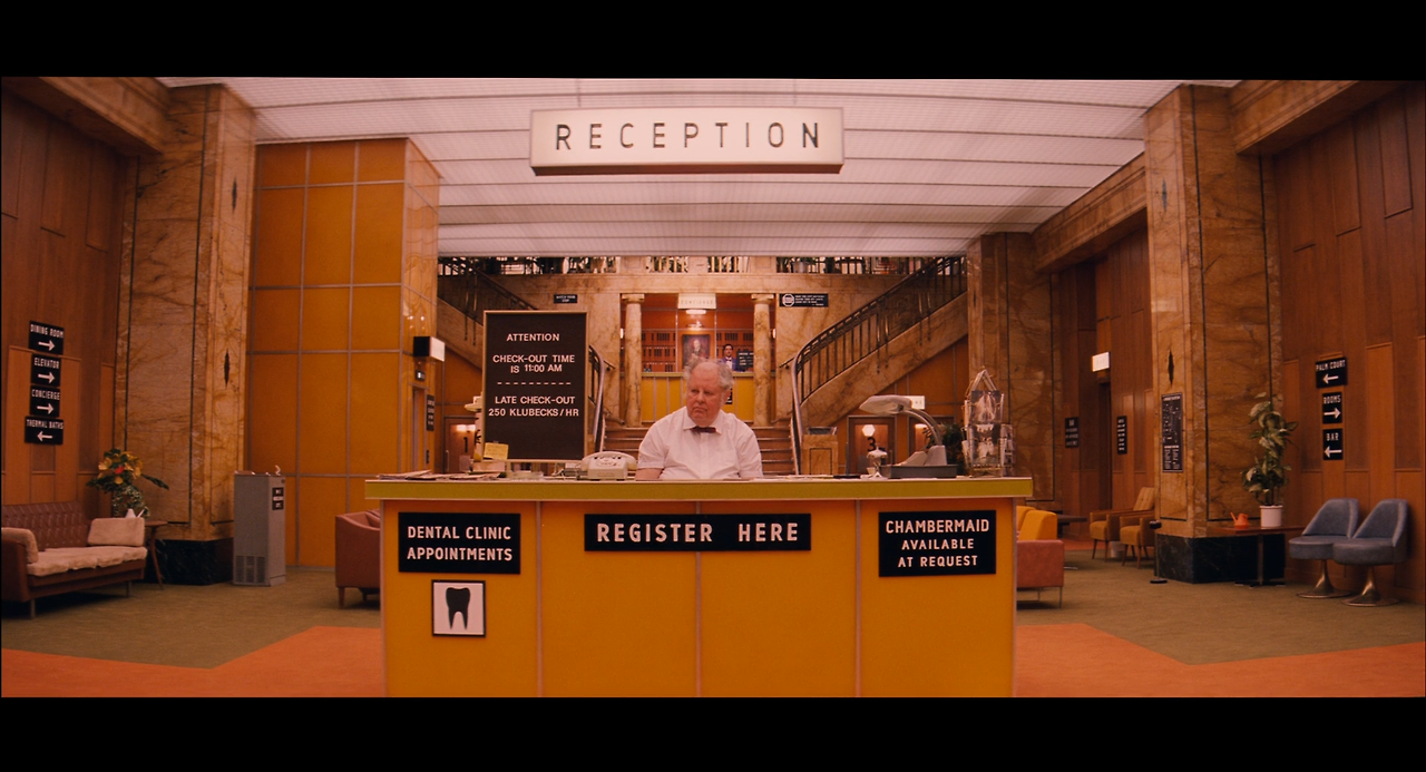 The.Grand.Budapest.Hotel.2014.1080p.BluRay.x264.DTS-HD.MA.5.1-RARBG.mkv_000221263.png