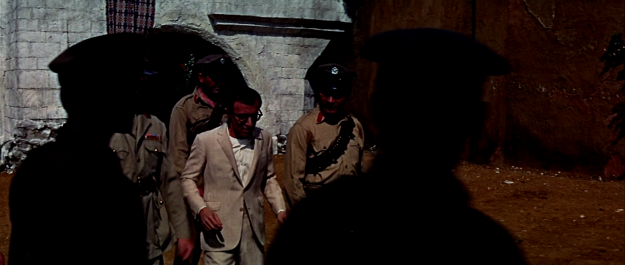 1967 - Casino.Royale.1080p.BluRay.DTS.HighCode.mkv_002339712.png