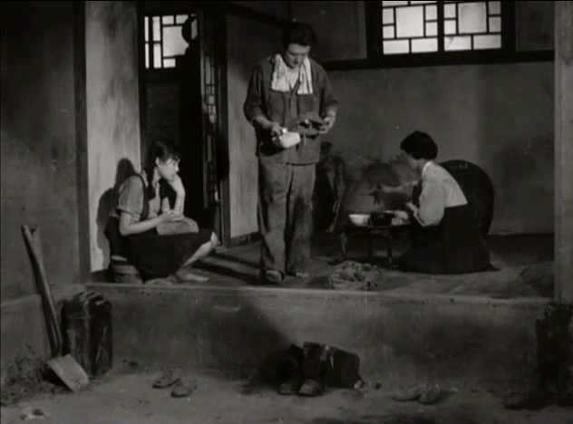 1959년.구름은 흘러도,김영옥,최남현,엄앵란.avi_002211844.png