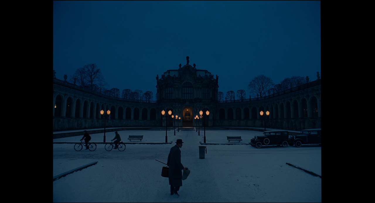 The.Grand.Budapest.Hotel.2014.1080p.BluRay.x264.DTS-HD.MA.5.1-RARBG.mkv_003180427.png