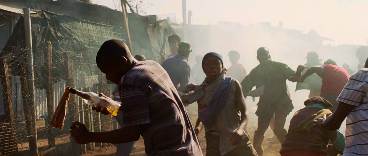 만델라 - 자유를 향한 머나먼 여정 Mandela.Long.Walk.To.Freedom.2013.720P.BRRiP.XVID.AC3-MAJESTIC.avi_013229148.png