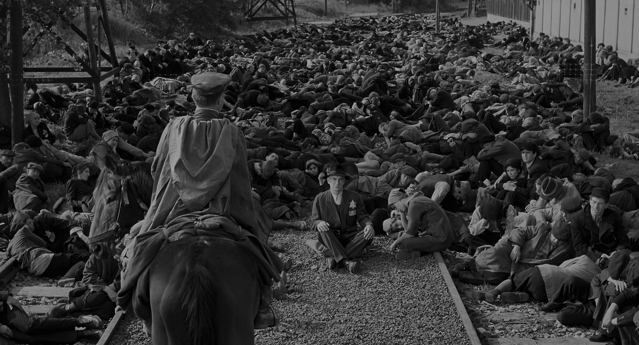 Schindlers.List.1993.2160p.UHD.BluRay.x265.10bit.HDR.TrueHD.7.1.Atmos-RARBG.mkv_010932255.png