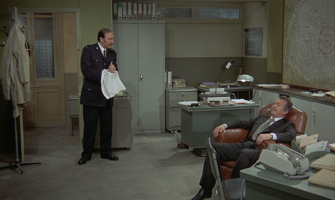 The Discreet Charm of the Bourgeoisie 1972 (1080p Bluray x265 HEVC 10bit AAC 2.0 French Tigole).mkv_005329125.png
