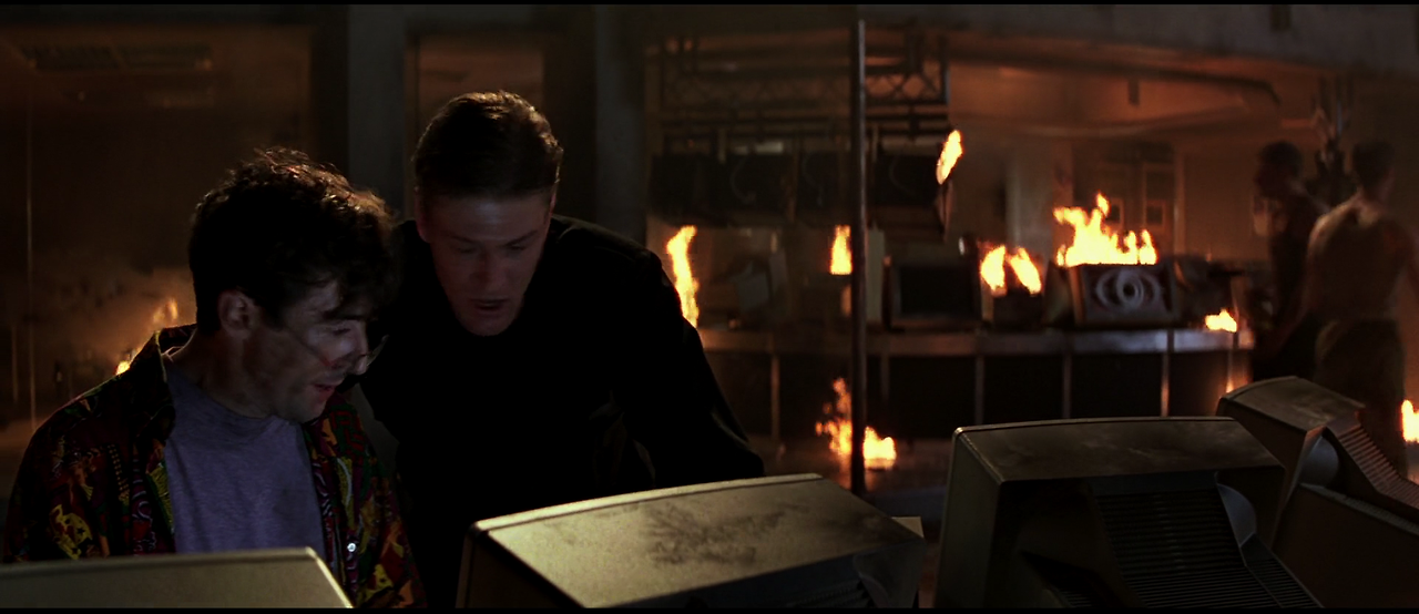 1995 - GoldenEye.1080p.BluRay.DTS.HighCode.mkv_007026770.png