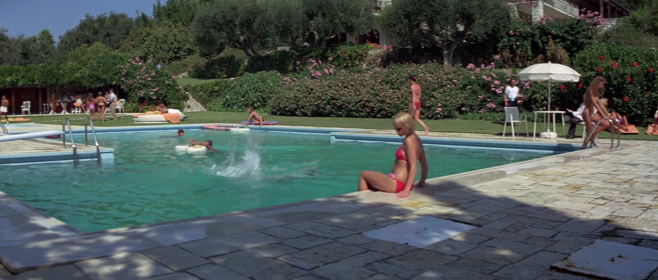 1981 - For.Your.Eyes.Only..1080p.BluRay.DTS.HighCode.mkv_001239447.png