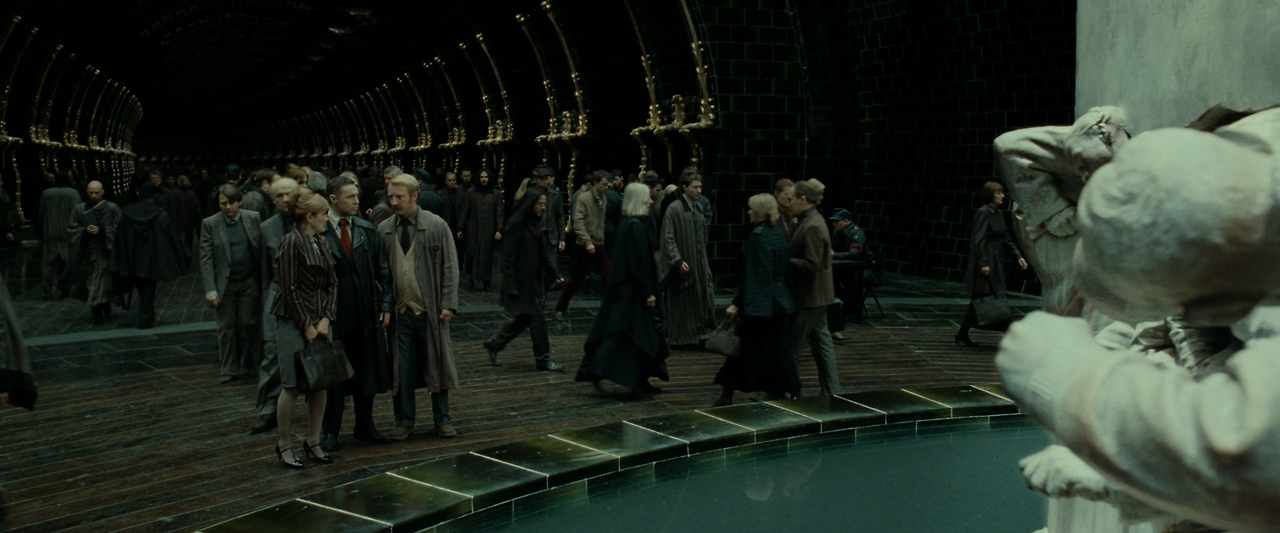 해리 포터와 죽음의 성물 - 1부.Harry.Potter.and.the.Deathly.Hallows.Part.1.2010.1080p.HQ.10bit.BluRay.5.1.x265.HEVC-MZABI.mkv_005314781.png