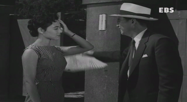 서울의 휴일 (1956) [이용민감독][노능걸, 양미희, 임성숙, 박상익] SDTV.XviD.avi_002600182.png