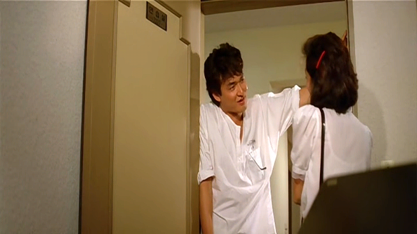 무릎과 무릎사이.Knee.to.Knee.1984.XviD.AC3.CD1-WAF.avi_002144805.png