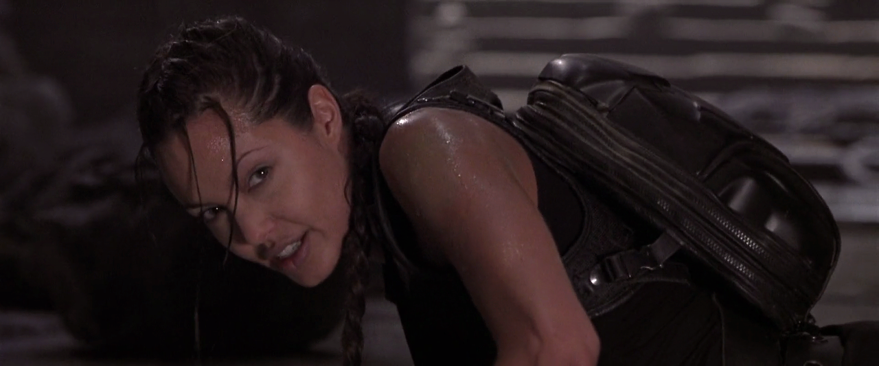 Lara.Croft.Tomb.Raider.2001.1080p.BluRay.H264.AAC-RARBG.mp4_005821117.png