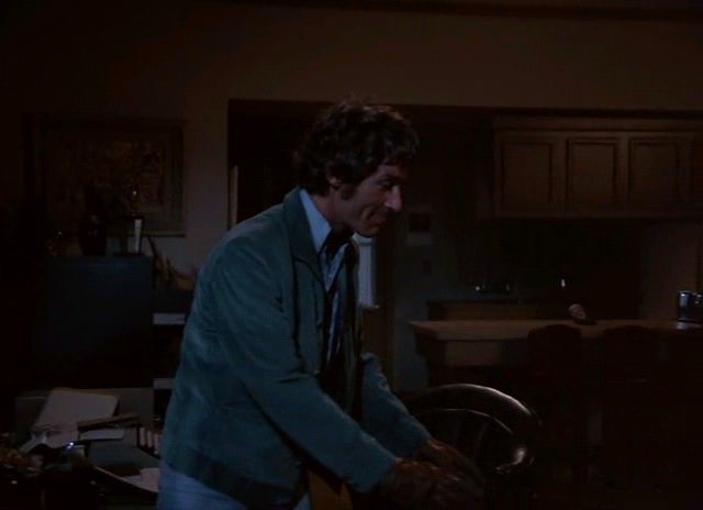 형사 콜롬보 (Columbo-Short Fuse_1972) 2.avi_002001354.png