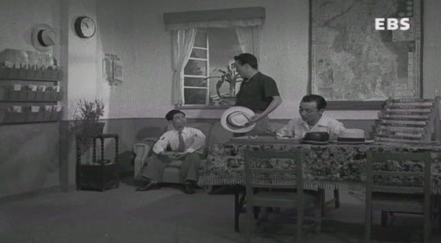 서울의 휴일 (1956) [이용민감독][노능걸, 양미희, 임성숙, 박상익] SDTV.XviD.avi_002039595.png