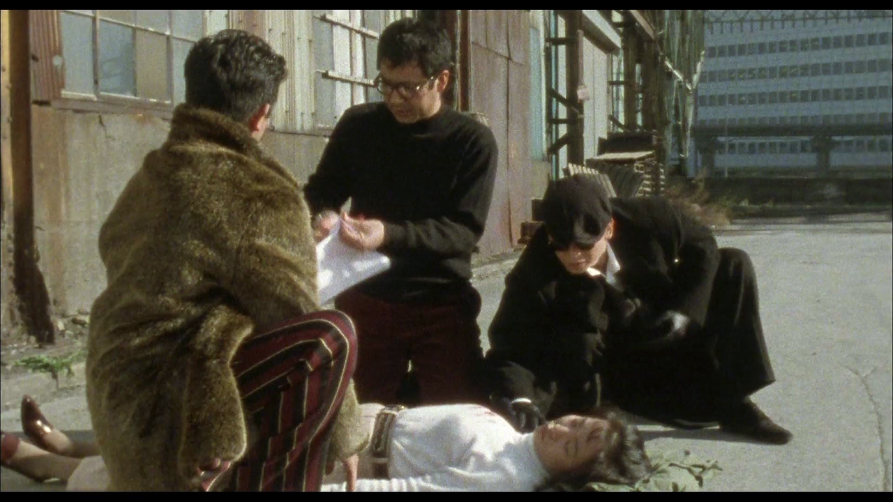 Suit.Yourself.or.Shoot.Yourself.The Heist.1995.JAPANESE.1080p.WEBRip.AAC2.0.x264-NOGRP.mkv_011618559.png