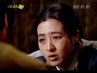 일송정_푸른_솔은(1983년)_(진유영,신일용,이보희,김석훈).mp4_003220022.png