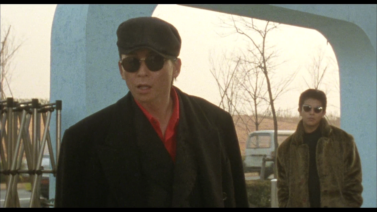 Suit.Yourself.or.Shoot.Yourself.The Heist.1995.JAPANESE.1080p.WEBRip.AAC2.0.x264-NOGRP.mkv_001935940.png