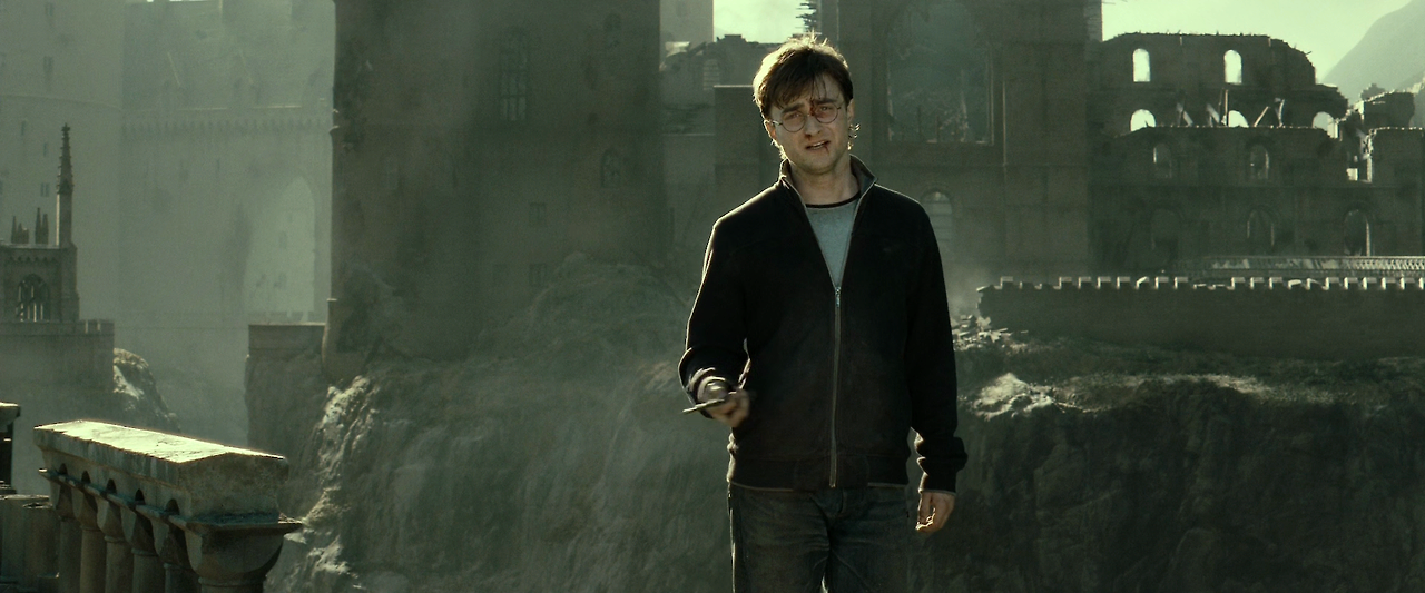 해리 포터와 죽음의 성물 - 2부.Harry.Potter.and.the.Deathly.Hallows.Part.2.2011.1080p.HQ.10bit.BluRay.5.1.x265.HEVC-MZABI.mkv_015212302.png