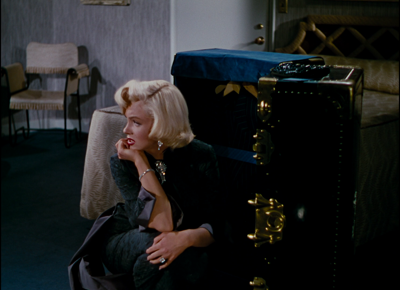Gentlemen.Prefer.Blondes.1953.1080p.BluRay.x264-CiNEFiLE.mkv_002706495.png