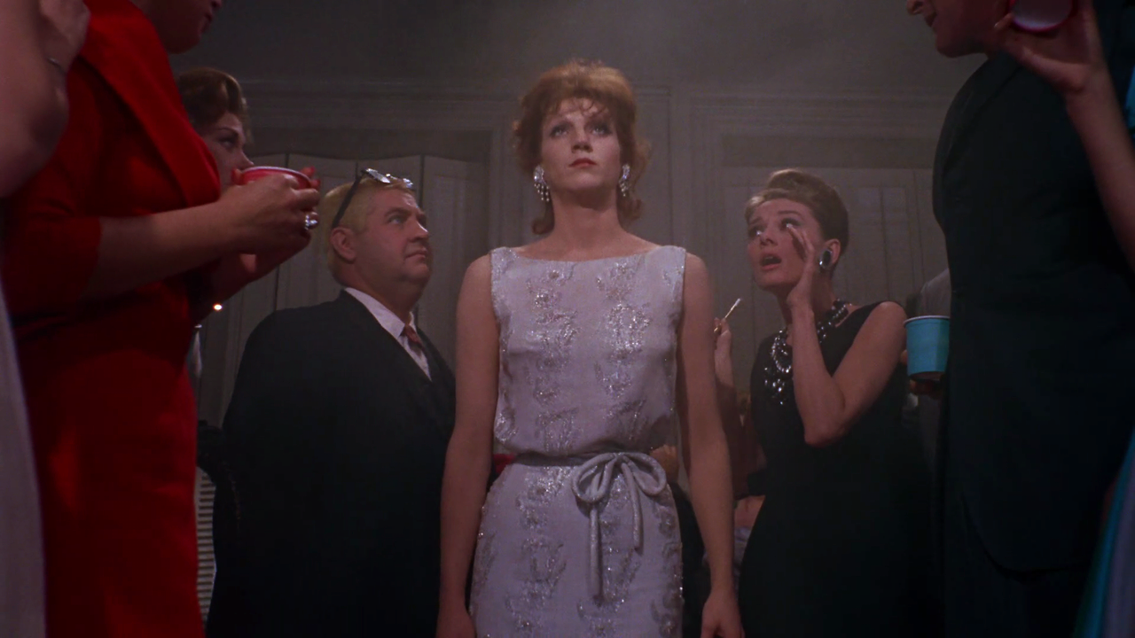 티파니에서 아침을 Breakfast.at.Tiffany's.1961.1080p.BluRay.x264.2Audo-JUG.mkv_003743805.png