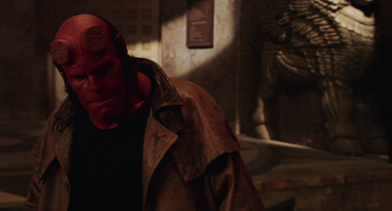 Hellboy.2004.DC.REMASTERED.1080p.BluRay.H264.AAC-RARBG.mp4_001935143.png