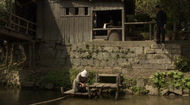 Gabai Granny, 2006.avi_013716520.png