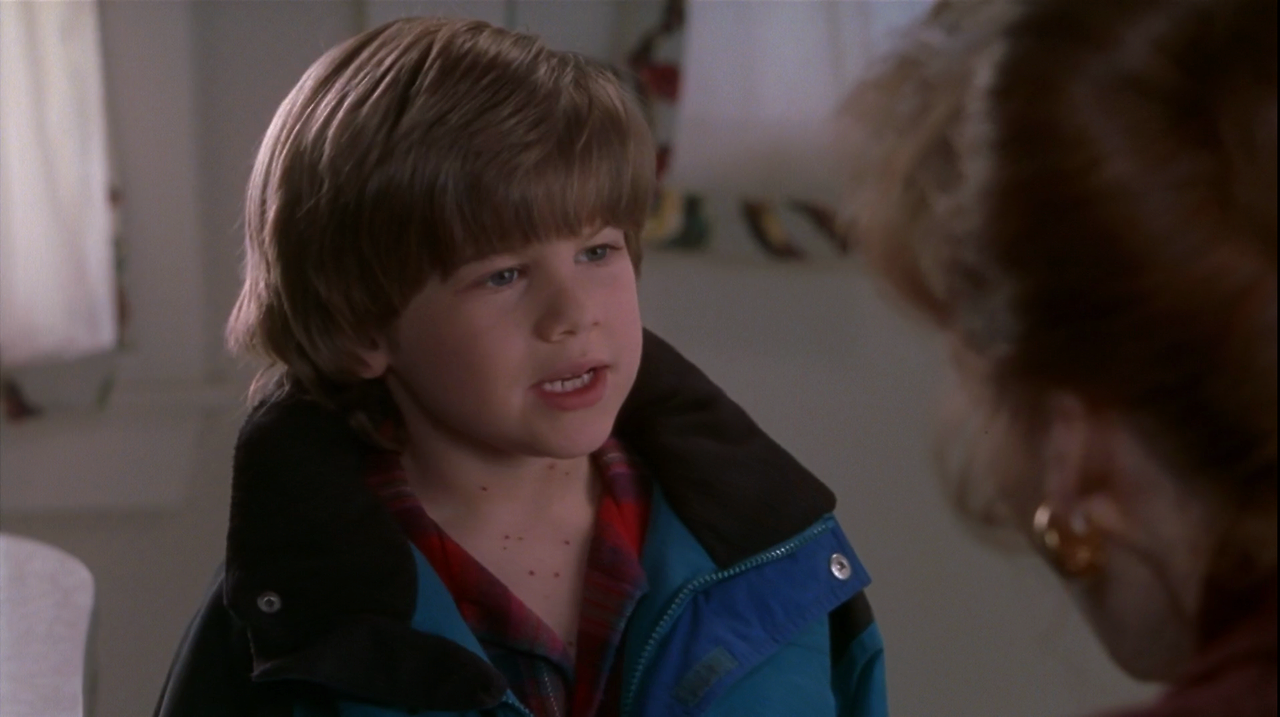 Home.Alone.3.1997.1080p.WEB-DL.DD5.1.H264-RARBG.mkv_013047117.png