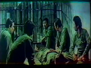 김두한과 서대문일번지 (1975년).(이대근,서미경).mp4_002055597.png