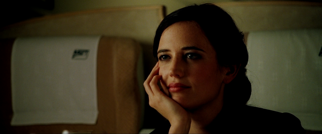 2006 - Casino.Royale..1080p.BluRay.DTS.HighCode.mkv_003569483.png