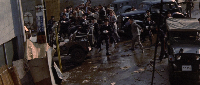 의리의무덤.후카사쿠긴지.Graveyard.of.Honor.1975.JAPANESE.1080p.BluRay.x264.DTS-FGT.mkv_ (7).png