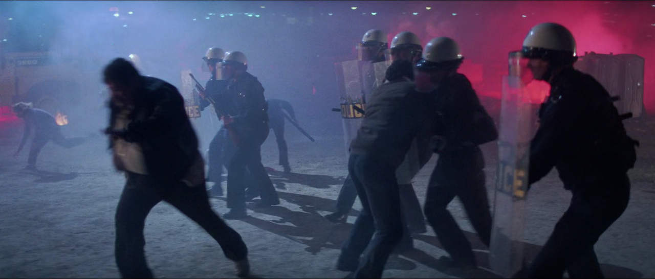 화성인 지구 정복 They Live (1988) RM4K (1080p BluRay x265 HEVC 10bit AAC 5.1 Tigole).mkv_001528833.png