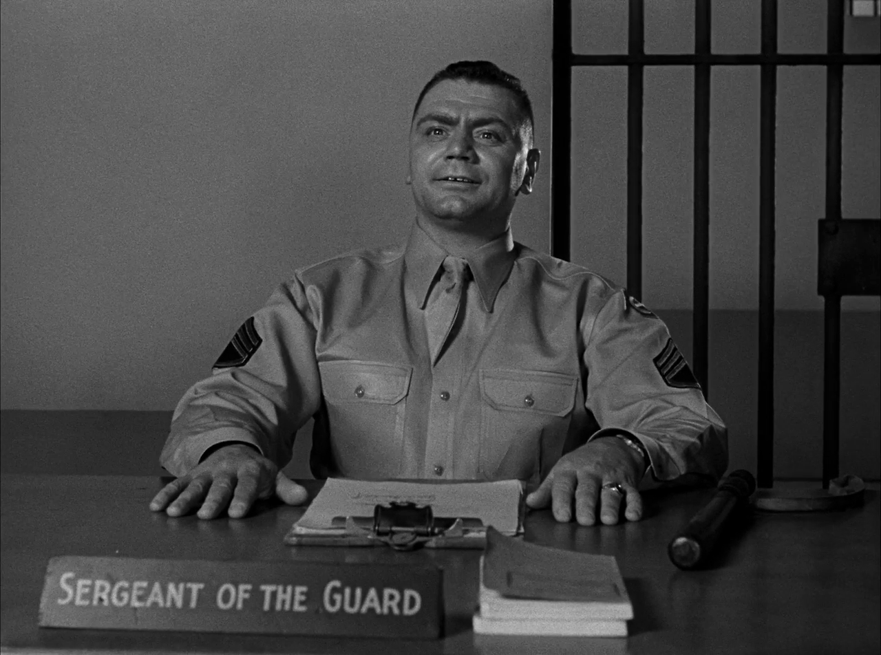 지상에서 영원으로 From Here to Eternity 1953 1080p.mkv_004113109.png