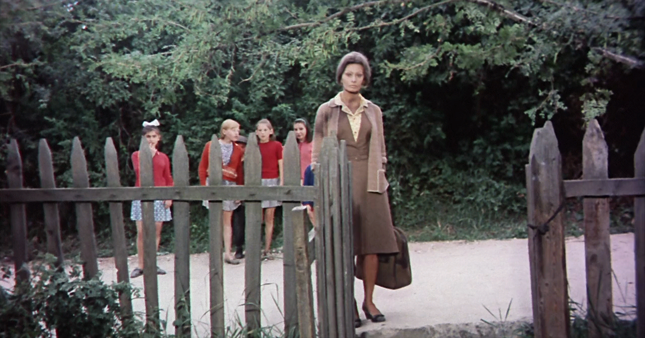 해바라기 Sunflower.I.Girasoli.1970.BDRip.720p.x264-mkvonly.mkv_010018951.png