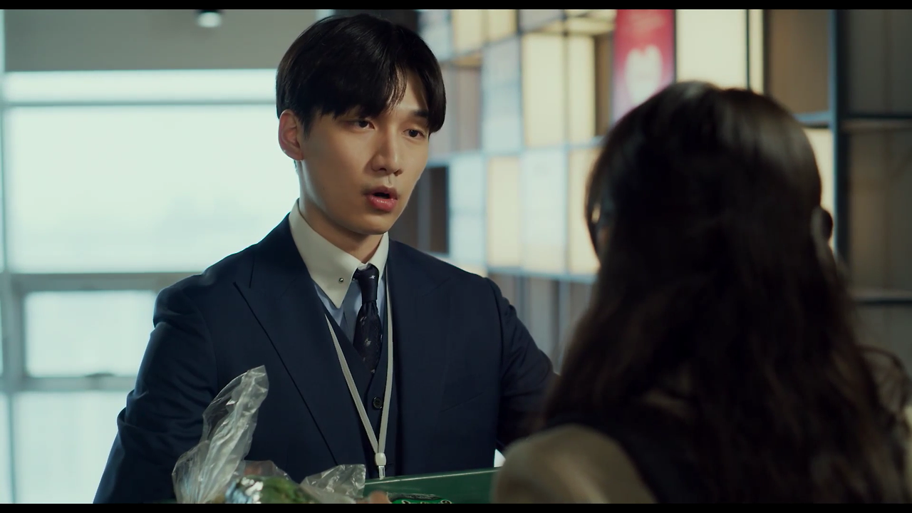 색다른 그녀.2021.1080p.FHDRip.H264.AAC-NonDRM.mp4_000144750.png